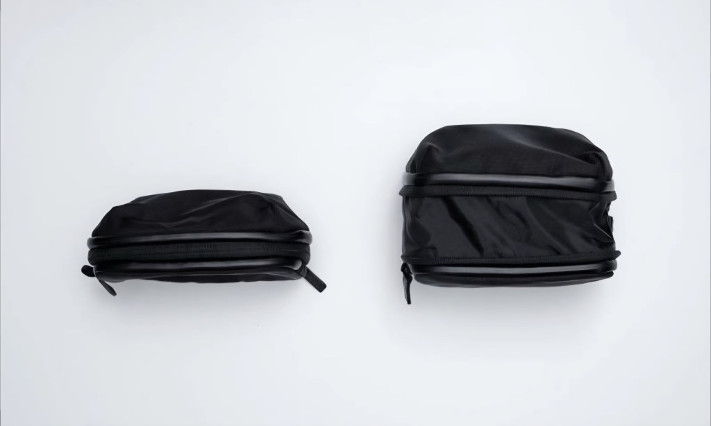 HALFDAY POUCH にガジェットを収納した様子